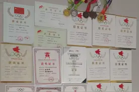 商丘这个少年有个“荣誉墙”图片