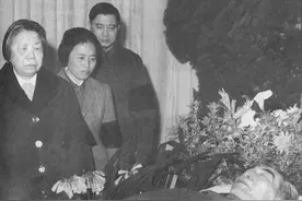 周总理去世后，邓颖超给侄子发电报：千万不要来京图片