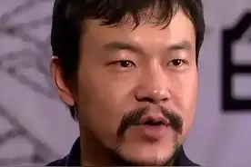 “星二代”影帝廖凡，出道24年从不拼爹，妻子是周星驰的黄金拍档图片