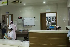 女护士处理男患者隐私时，会觉得尴尬吗？你做过几个尴尬的检查？图片