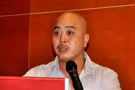 2014年，一位美国华人黑帮大佬被抓，2年后在法庭上被判了2900年图片