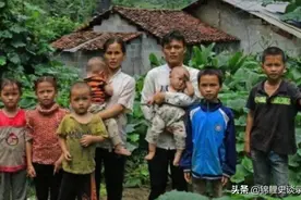 广西"90后"夫妻深居山林连生10娃,现领3800元低保,住进150平大房图片