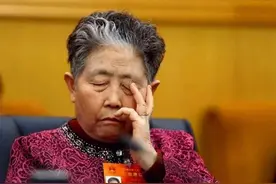 老干妈陶华碧：26岁丧夫，靠一砖一瓦打造出自己的“辣椒帝国”图片
