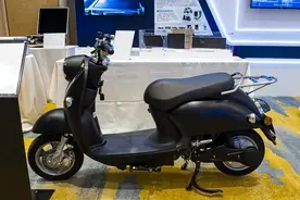电动车用48V20Ah锂电池好，还是铅酸电池好？图片
