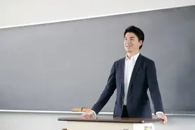 大学生为什么要跟辅导员搞好关系？学姐：主要因为这5点图片