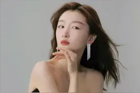 事实证明，喜欢“耍大牌”的周冬雨，如今终于踢到“铁板”上了！图片