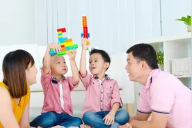 孩子需要陪伴，但不要过度陪伴。自由活动可以帮助孩子更好地成长图片