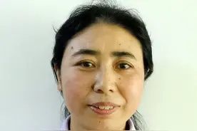 被雇主当做情绪发泄的对象，她甘于付出无怨无悔图片