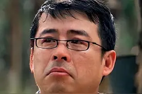要求中国人向世界道歉，被央视开除的阿丘，如今的现状咎由自取图片