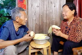 儿媳让孙子随她姓,多年后房屋拆迁她找上门,我一句话让她羞愧难当图片