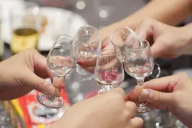 酒桌上为什么有连喝3杯这种说法？这里门道很多，建议了解不吃亏图片