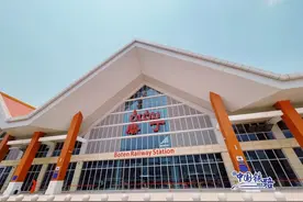 中老铁路通车后，老挝这座边境小城建设热火朝天！图片
