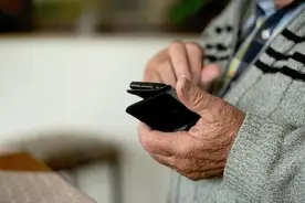 爸妈手机必备的10+个App！剪视频、改文件、学做菜，易上手超实用图片
