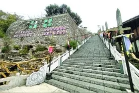 提升人居环境 开辟增收新渠道！花溪区石板镇芦荻村旅游火热图片