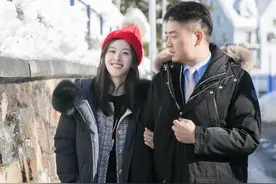 人生赢家刘强东，娶小19岁清华校花生女儿，初恋女友帮忙打理公司图片