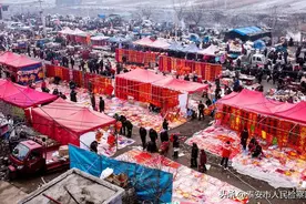 【百科】磕头拜年是陋习还是风俗？春节“拜年”你会磕头吗？图片