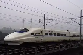 中国高铁辉煌18载，盘点四代动车组中最具代表性的车型图片