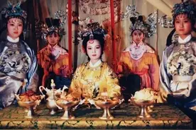 红楼梦里为我们展示了三种爵位传代的方法，贾家还有机会袭爵吗？图片
