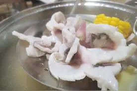 吃个脆肉鲩火锅，脆脆爽爽的脆肉鲩真好吃图片