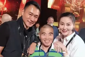 潘金莲武松武大郎罕见同框！52岁王思懿晒合照，模样不变状态好图片