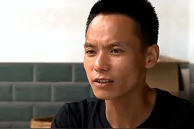 河北小伙总梦到一颗梨树，寻找27年竟发现相同地点，真相如何？图片