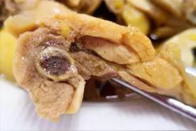 我用半只鸡这样做，不炖不煲汤，出锅后又鲜又滑嫩，简单零厨艺图片
