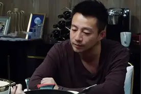 2022年最惨男人：儿子“发疯”3天，亲妈狂赚1亿图片