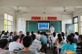 深耕细研踏歌行 共谱教研新美篇——万年县梓埠中学教研活动展示图片