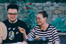 王博谷：嫁小7岁巴图生2子，拿下婆婆宋丹丹，风光背后也有辛酸！图片
