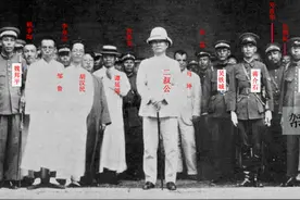 连阳标统：孙中山视察黄埔军校一张照片待勘图片