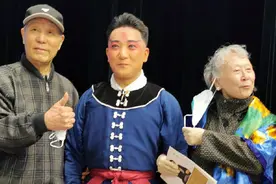 “李铁梅”刘长瑜、“赵永刚”李光罕见现身，两位艺术家风采依旧图片