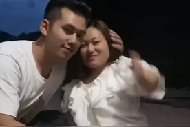 侏儒网红“小玉”：身高1米，嫁1.7米云南帅哥，怀孕后被逼打胎！图片