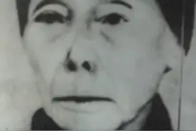 59年国庆庆典，一老妇人对身边的工作人员说道：毛主席是我干儿子图片