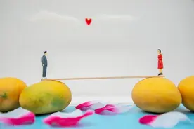 温柔体贴，还给钱给房的完美男人，能不能嫁？图片