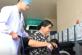 我在新疆开陪诊公司，一年接了1500名患者图片