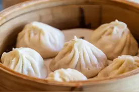 长这样的包子“有毒”！伤肝、伤肾还伤脑！学一招买到好包子，全家受益图片