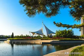中国这座海滨小城，空气好城市干净，夏季均温25°C，避暑很舒服图片