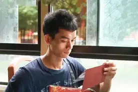 13次高考只为圆梦清华，33岁的高考“钉子户”唐尚珺：没有后悔路图片