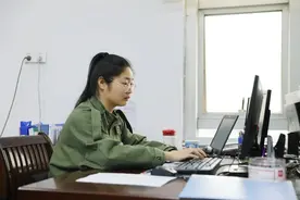 【学习双百政法英模】杨赐赐：天地英雄气 千秋尚凛然图片
