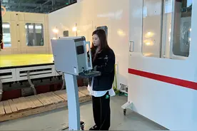 记者体验记 | 3D“打印员”：“庞然大物”的精细活儿图片
