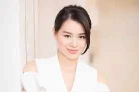 演员胡杏儿：嫁大3岁富豪，婚后连生三胎，如今一家五口其乐融融图片