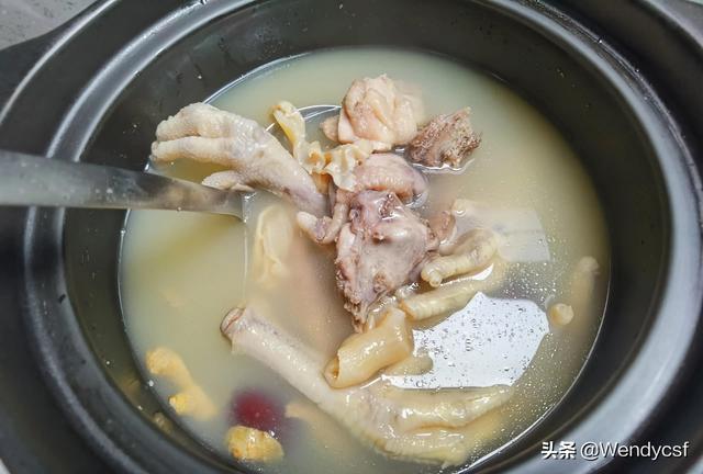 老母鸡花胶汤功效与作用 2026年老母鸡花胶汤功效与作用是什么