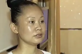 女子后悔离婚，赖在前夫家不走，前妻老婆楼上楼下，闹得鸡犬不宁图片