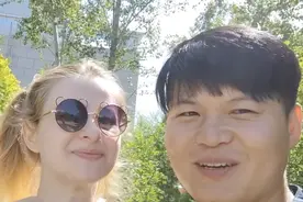 年龄相差九岁并不是问题，重要的是相亲相爱”尤利娅夫妇相爱之道图片