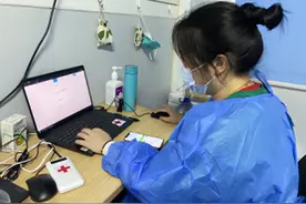 为服务好幼儿的方舱生活，普陀这的“大白”用心开启“宝贝计划”图片