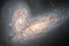 科学家最新预测：30-40亿年后银河系最终与邻居仙女座星系相撞图片