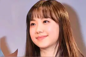 19岁日本天才美少女芦田爱菜，被日本王室相中，还想要纳为王妃！图片
