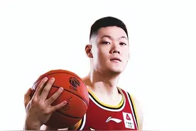 努力的张宁在闪闪发光图片