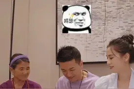 杨子一家三口罕同框，87岁婆婆看黄圣依满眼宠溺，送儿子临期食品图片
