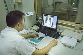 体内有病，手指先知？手指出现4种特征，小心疾病来袭，需排查图片